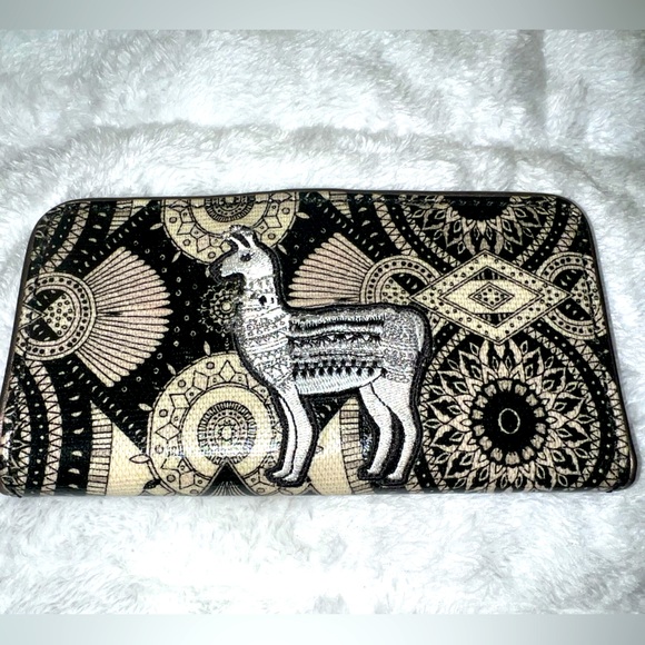Sakroots Artist Circle Slim Bifold Snap Wallet LLAMA Black and Beige - Picture 1 of 3